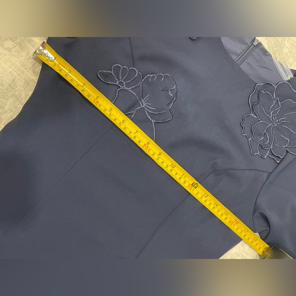Women’s Navy Long Sleeve 3-D Floral Appliqué Tea Length Dress M 8/10 - Picture 10 of 13